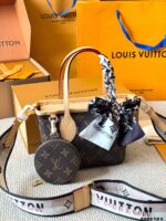 Louis Vuitton Neverfull Bb Mini Edition Coin Purse Charm + Wide Shoulder Strap Exquisite And Playful Handbag - Image 3
