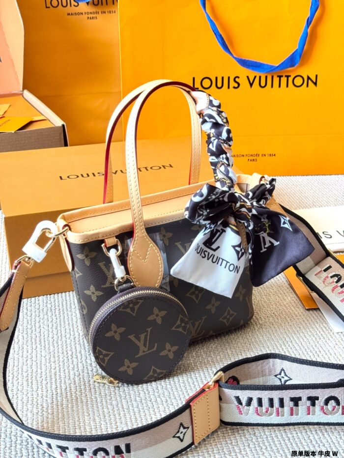 Louis Vuitton Neverfull Bb Mini Edition Coin Purse Charm + Wide Shoulder Strap Exquisite And Playful Handbag - Image 5