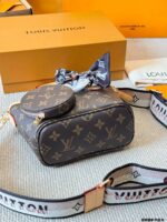 Louis Vuitton Neverfull Bb Mini Edition Coin Purse Charm + Wide Shoulder Strap Exquisite And Playful Handbag - Image 6