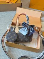 Louis Vuitton Neverfull Bb Mini Edition Coin Purse Charm + Wide Shoulder Strap Exquisite And Playful Handbag - Image 7