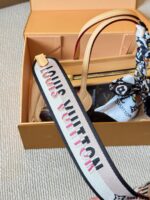 Louis Vuitton Neverfull Bb Mini Edition Coin Purse Charm + Wide Shoulder Strap Exquisite And Playful Handbag - Image 8