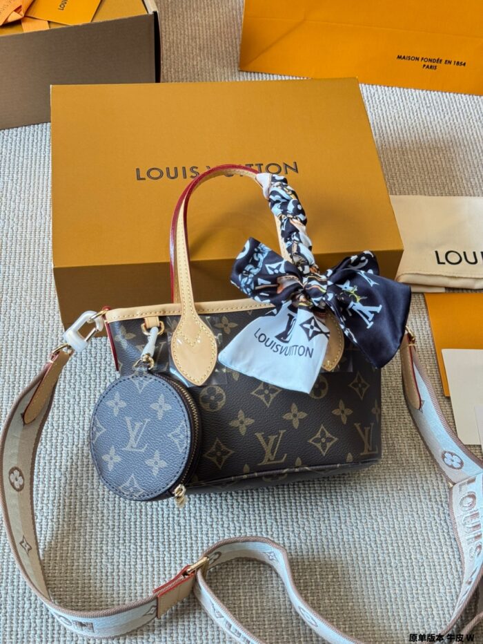 Louis Vuitton Atlantis Neverfull Bb Shopping Basket With Coin Purse And Wide Shoulder Strap Charming And Effortlessly Chic - Image 4