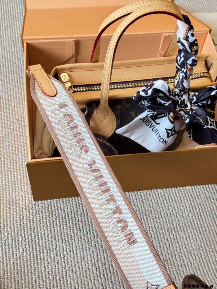 Louis Vuitton Atlantis Neverfull Bb Shopping Basket With Coin Purse And Wide Shoulder Strap Charming And Effortlessly Chic - Image 6