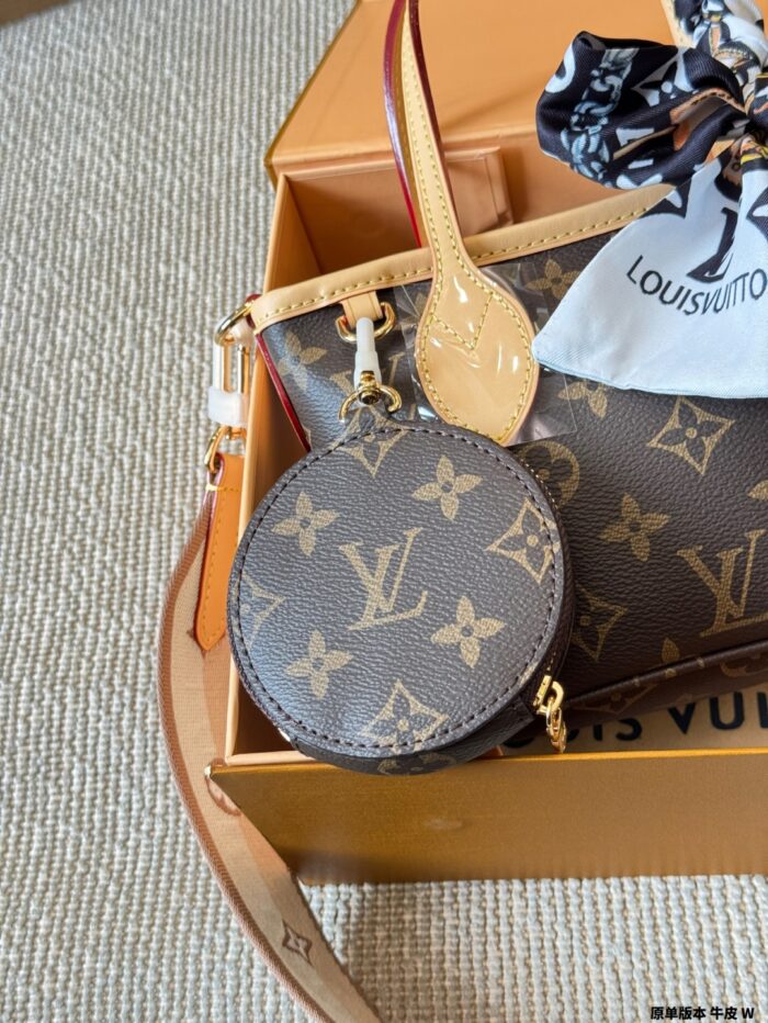 Louis Vuitton Atlantis Neverfull Bb Shopping Basket With Coin Purse And Wide Shoulder Strap Charming And Effortlessly Chic - Image 8