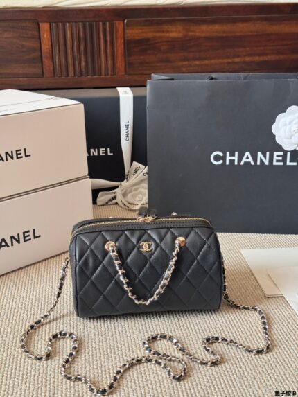 Chanel 25P Grained Leather Bowling Bag - Handheld Crossbody Chain Bag