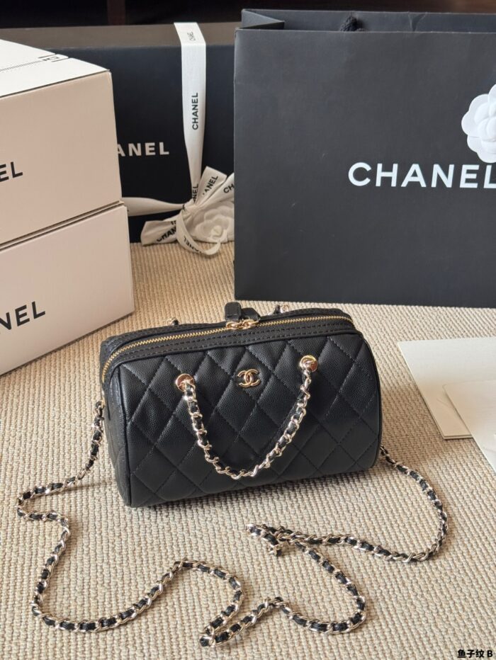 Chanel 25P Grained Leather Bowling Bag - Handheld Crossbody Chain Bag - Image 3