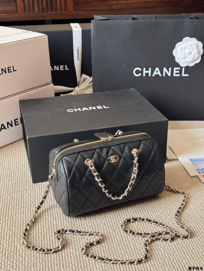 Chanel 25P Grained Leather Bowling Bag - Handheld Crossbody Chain Bag - Image 4