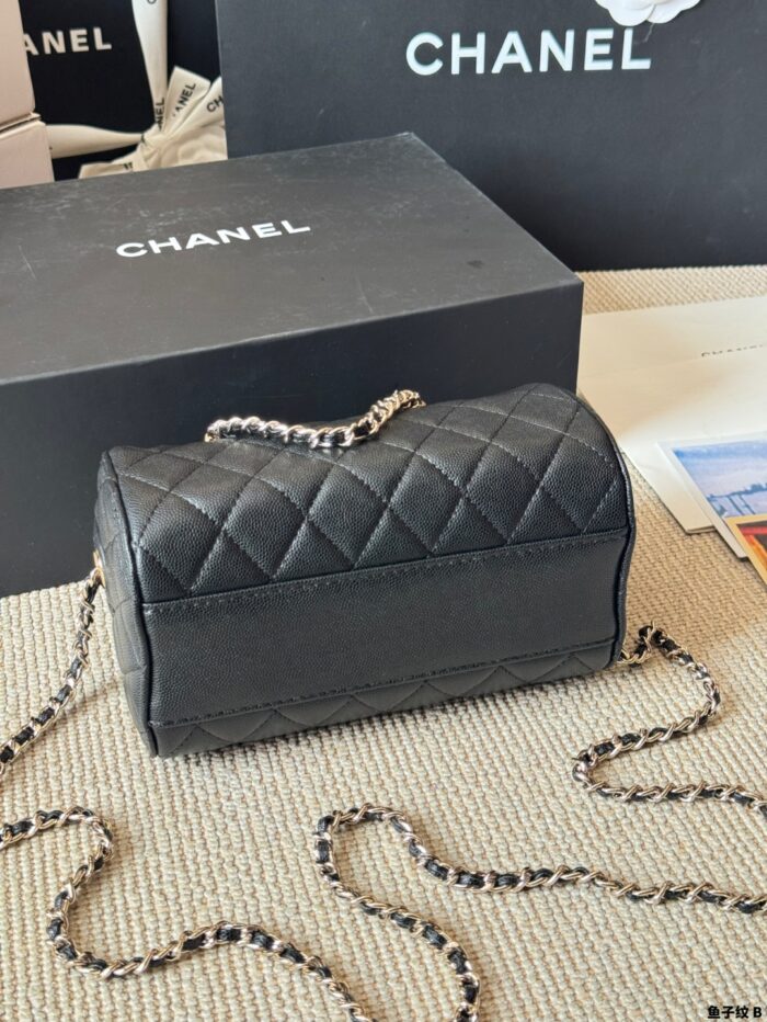 Chanel 25P Grained Leather Bowling Bag - Handheld Crossbody Chain Bag - Image 8