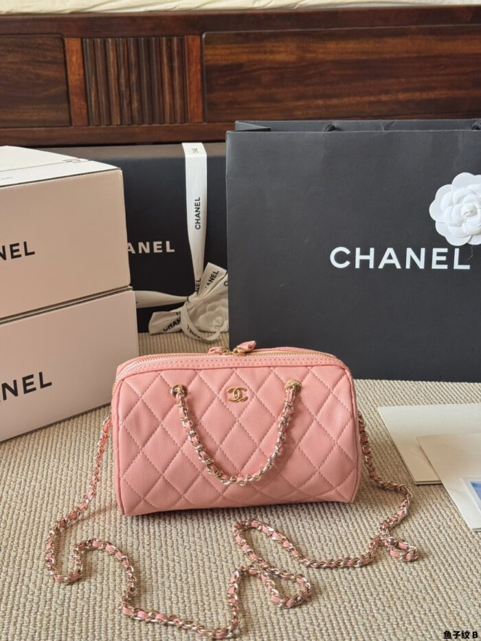Chanel 25P Grained Leather Bowling Bag - Handheld Crossbody Chain Bag - Image 10