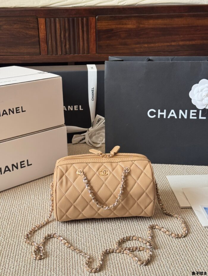 Chanel 25P Grained Leather Bowling Bag - Handheld Crossbody Chain Bag - Image 12