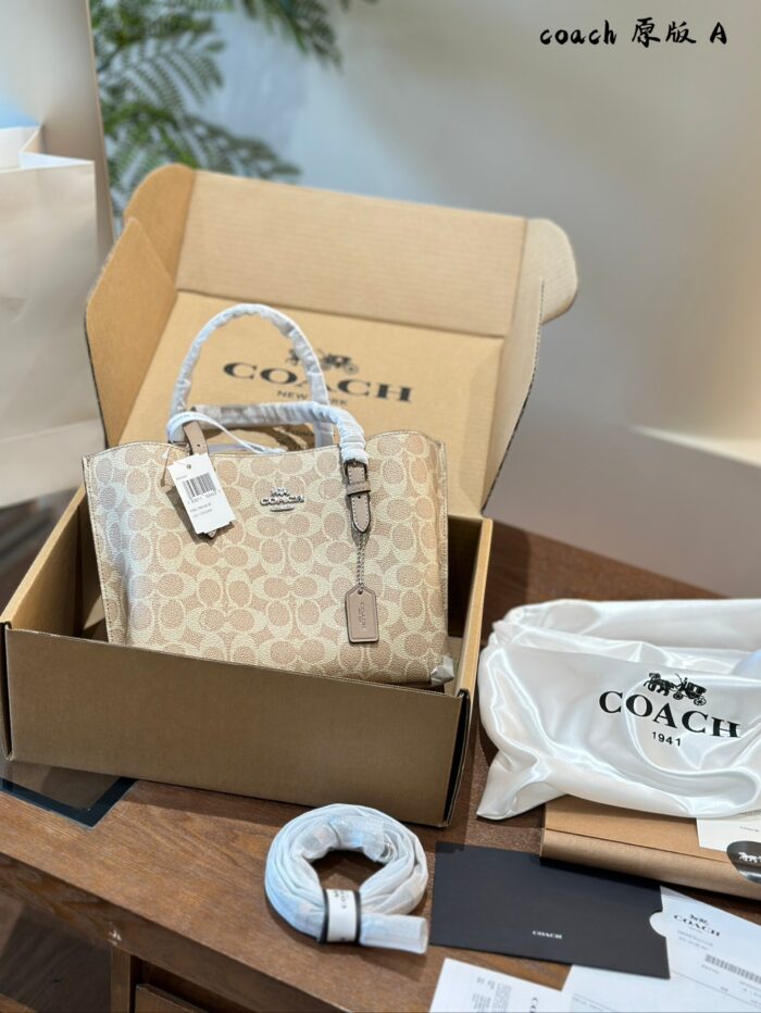 Coach 2024 Autumn/Winter Mollie Mini Tote Classic Silhouette, Supremely Practical For Commuting, Gatherings, And Everyday Outings - Image 1