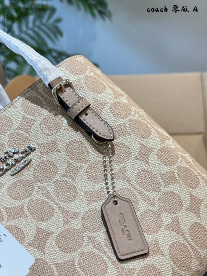 Coach 2024 Autumn/Winter Mollie Mini Tote Classic Silhouette, Supremely Practical For Commuting, Gatherings, And Everyday Outings - Image 4