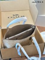 Coach 2024 Autumn/Winter Mollie Mini Tote Classic Silhouette, Supremely Practical For Commuting, Gatherings, And Everyday Outings - Image 5