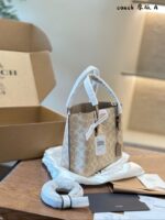 Coach 2024 Autumn/Winter Mollie Mini Tote Classic Silhouette, Supremely Practical For Commuting, Gatherings, And Everyday Outings - Image 6