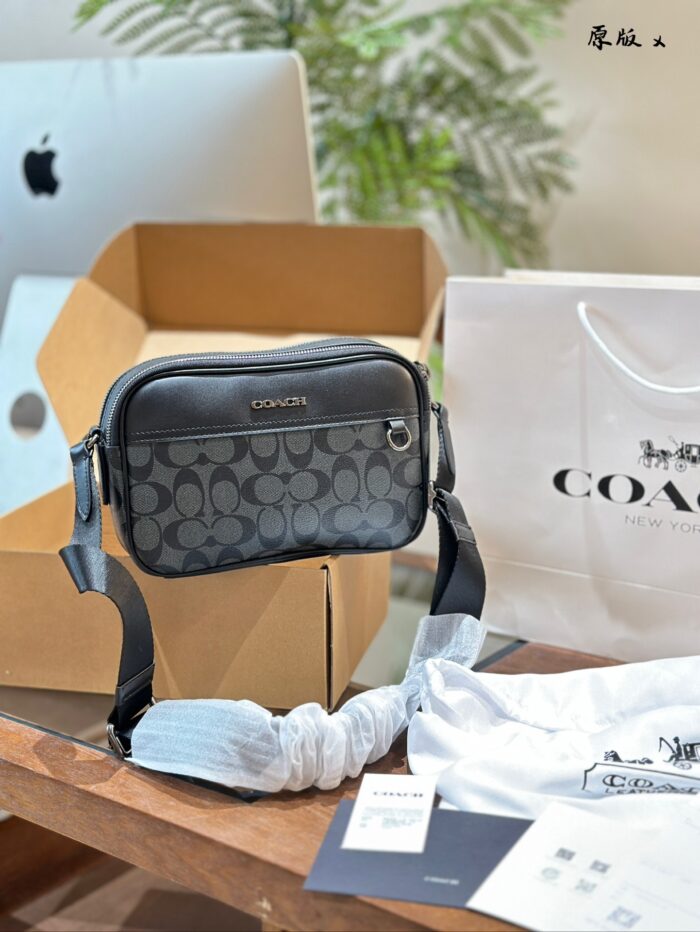 Coach Graham Double-Zip Camera Bag - Vintage Logo Stripe Colour-Block Design. Can Be Worn Crossbody Or As A Waist Bag. - Image 1