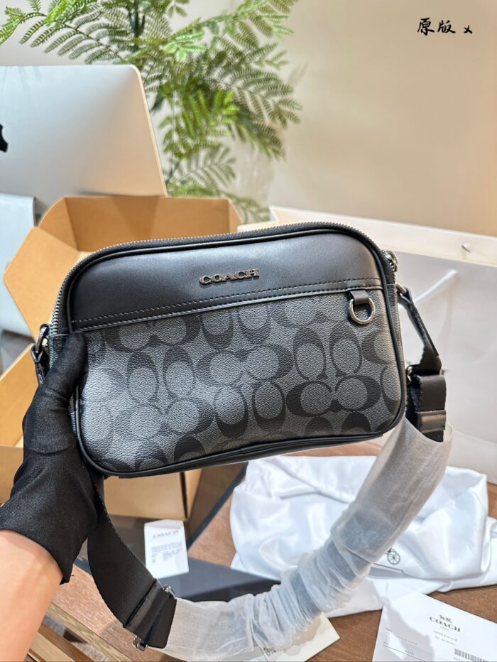 Coach Graham Double-Zip Camera Bag - Vintage Logo Stripe Colour-Block Design. Can Be Worn Crossbody Or As A Waist Bag. - Image 9