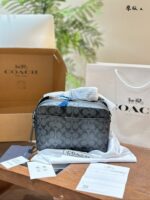 Coach Men'S Crossbody Shoulder Sports Camera Compact Square Bag Black-Grey Logo Multiple Compartments Ample Capacity - Image 5