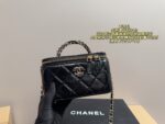 Chanel Handle Box Makeup Case Silky-Smooth Texture Mirrored Interior Exquisite And Versatile - Image 2