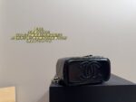 Chanel Handle Box Makeup Case Silky-Smooth Texture Mirrored Interior Exquisite And Versatile - Image 8