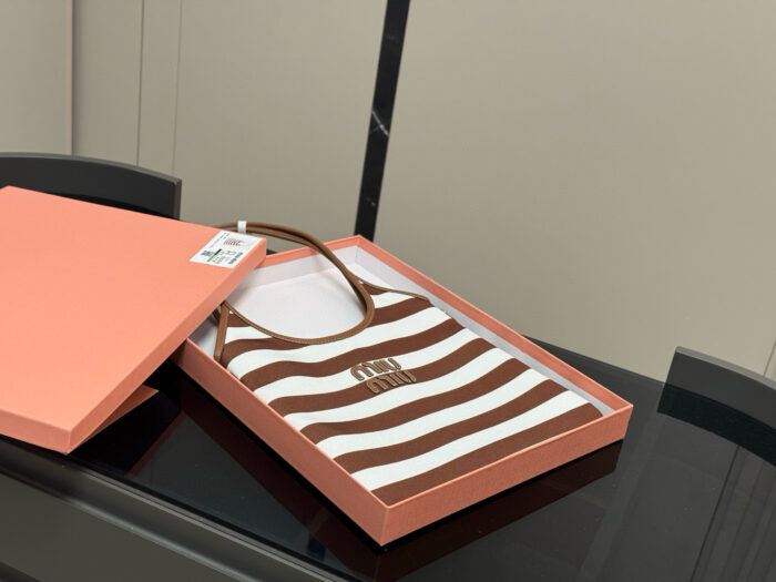 Miu Miu New Striped Tote Bag Exquisitely Tailored Silhouette - Image 5