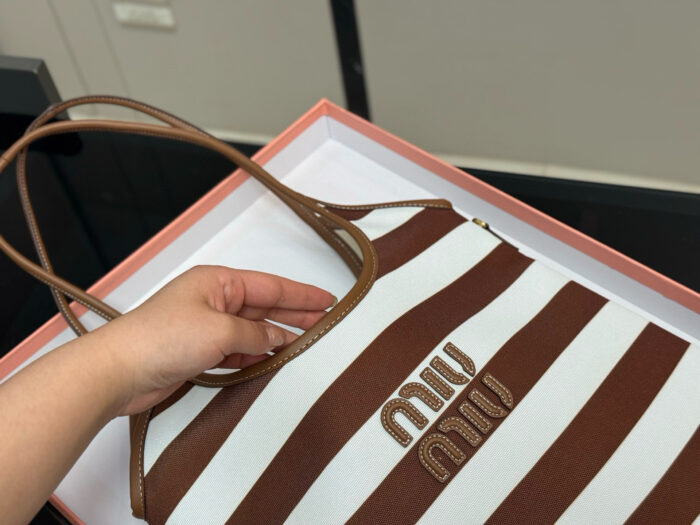 Miu Miu New Striped Tote Bag Exquisitely Tailored Silhouette - Image 6