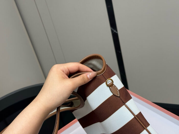 Miu Miu New Striped Tote Bag Exquisitely Tailored Silhouette - Image 7