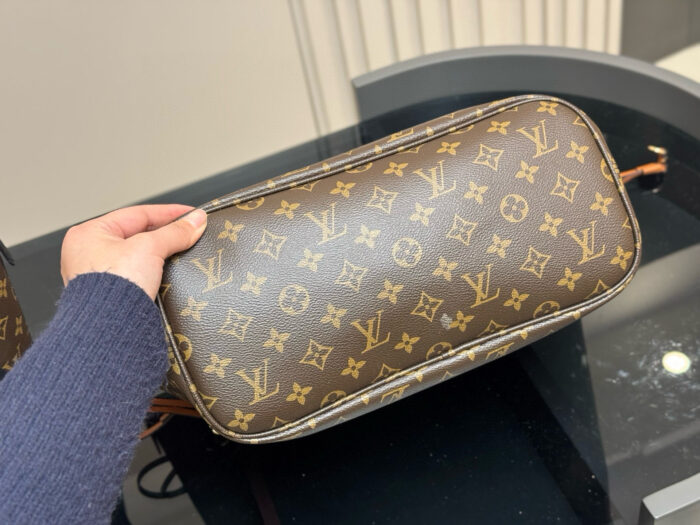 Louis Vuitton Neverfull New Classic Textured Tote - Image 8