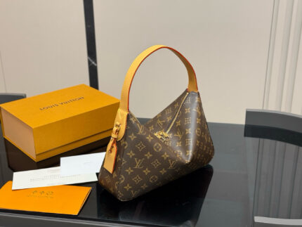 Louis Vuitton Vintage Hobo Underarm Bag Classic Monogram