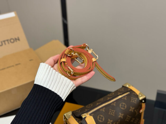 Louis Vuitton Timeless Bestseller Soft Case Bag Stylish And Versatile - Image 6