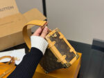 Louis Vuitton Timeless Bestseller Soft Case Bag Stylish And Versatile - Image 7