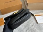 Louis Vuitton Wave Chain Bag Sheepskin Slim, Adorable Dumpling-Shaped Silhouette Custom Hardware Shoulder/Underarm Carry - Image 5