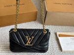 Louis Vuitton Wave Chain Bag Sheepskin Slim, Adorable Dumpling-Shaped Silhouette Custom Hardware Shoulder/Underarm Carry - Image 7