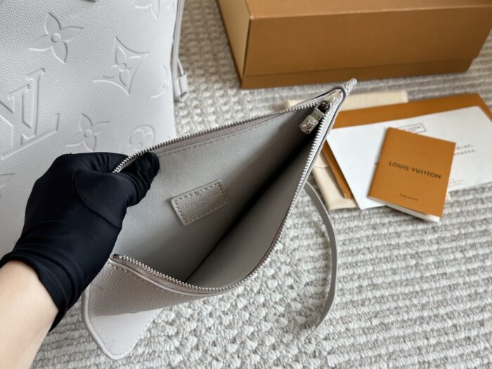 Louis Vuitton Neverfull Tote Generous Capacity With Detachable Mini Bag Striped Lining - Image 9