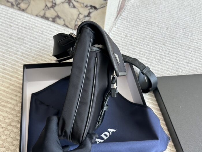 Prada 2022 Spring/Summer Collection Men'S Recycled Nylon Leather Crossbody Shoulder Bag - Image 4