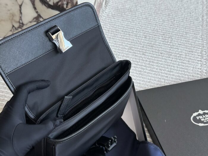 Prada 2022 Spring/Summer Collection Men'S Recycled Nylon Leather Crossbody Shoulder Bag - Image 7