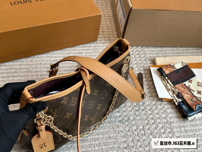 Louis Vuitton Carryall Bb Monogram Gold Chain Tote - Image 3