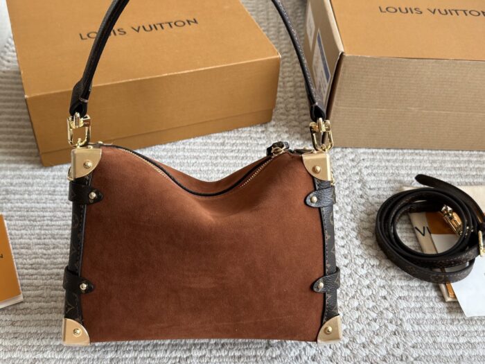 Louis Vuitton Trunk 25 Replica Edition Eileen Gu Runway Mini Trunk Stylish And Versatile - Image 4