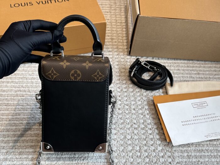 Louis Vuitton Replica New Runway-Inspired Small Trunk Bag Retro-Inspired Embellishments, Compact And Angular - Image 5