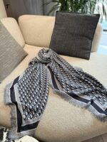 Dior Limited Edition Vintage Oblique Print Double-Layer Shawl - Image 7