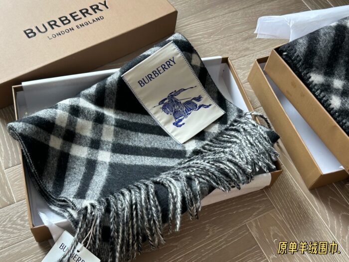 Burberry Soft-Coloured Cashmere Scarf With Box Soft And Comfortable - Image 1