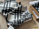 Burberry Soft-Coloured Cashmere Scarf With Box Soft And Comfortable - Image 3