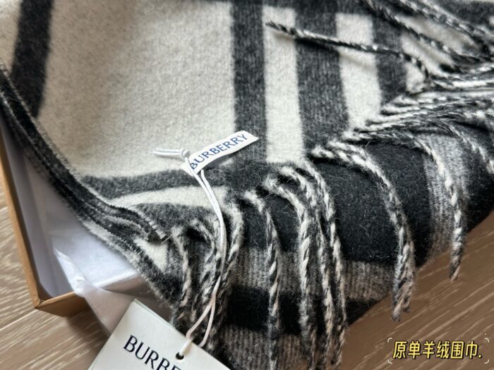 Burberry Soft-Coloured Cashmere Scarf With Box Soft And Comfortable - Image 4