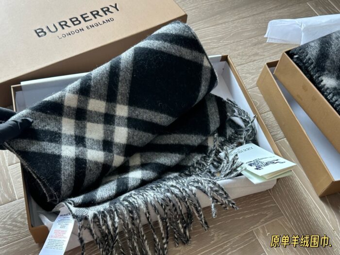 Burberry Soft-Coloured Cashmere Scarf With Box Soft And Comfortable - Image 7