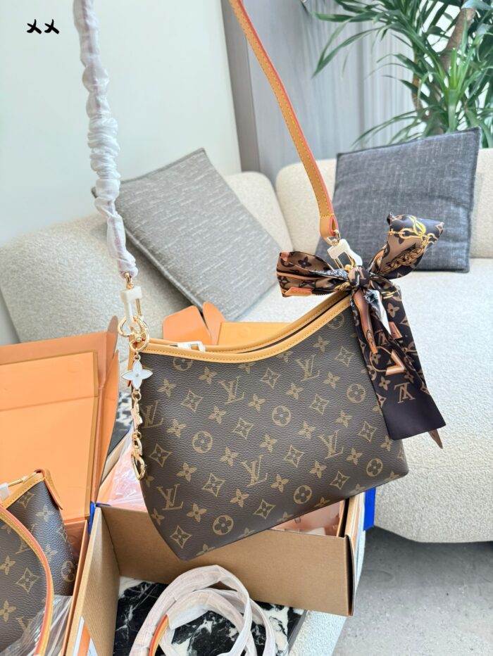 Louis Vuitton Keepall Monogram Design Shoulder Bag - Image 5