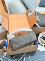 Louis Vuitton Keepall Monogram Design Shoulder Bag - Image 9