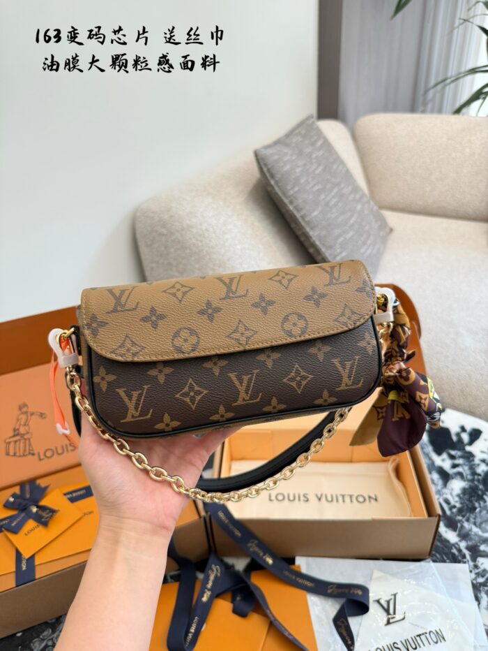Louis Vuitton Ivy Monogram Canvas Detachable Shoulder Strap Chain Handbag - Image 3