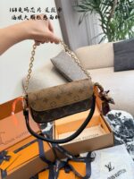Louis Vuitton Ivy Monogram Canvas Detachable Shoulder Strap Chain Handbag - Image 9