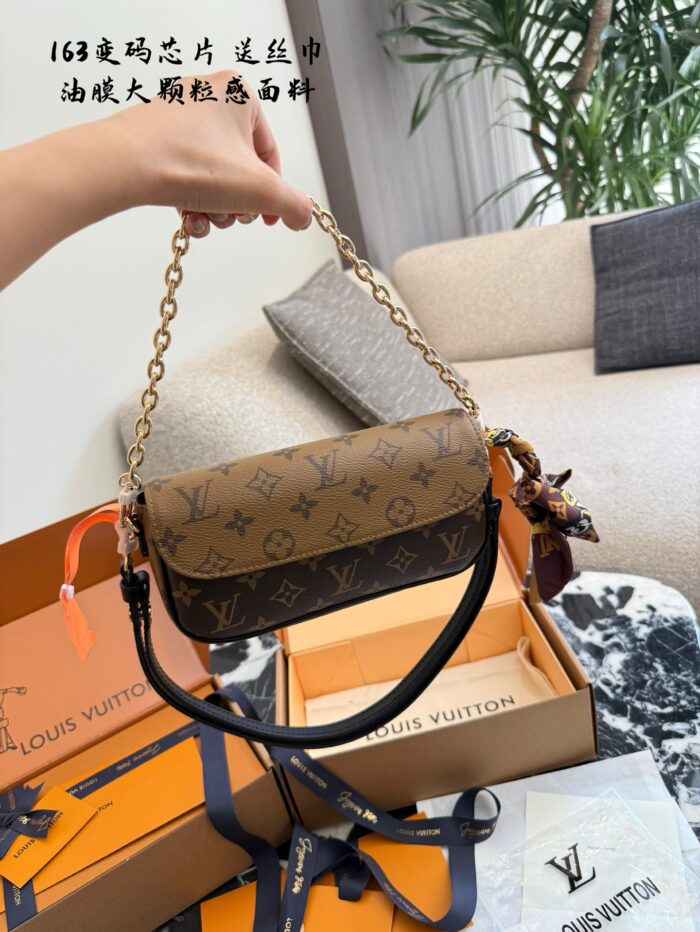 Louis Vuitton Ivy Monogram Canvas Detachable Shoulder Strap Chain Handbag - Image 9