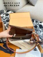 Louis Vuitton Wallet On Chain Ivy Handbag Monogram Canvas Detachable Shoulder Strap Chain - Image 4