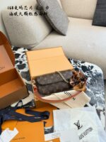 Louis Vuitton Wallet On Chain Ivy Handbag Monogram Canvas Detachable Shoulder Strap Chain - Image 9